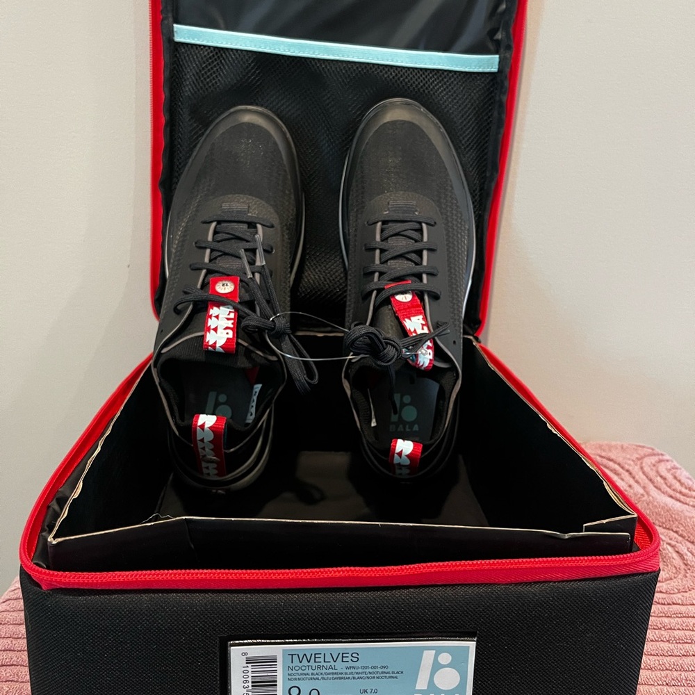 Bala Black Sneakers